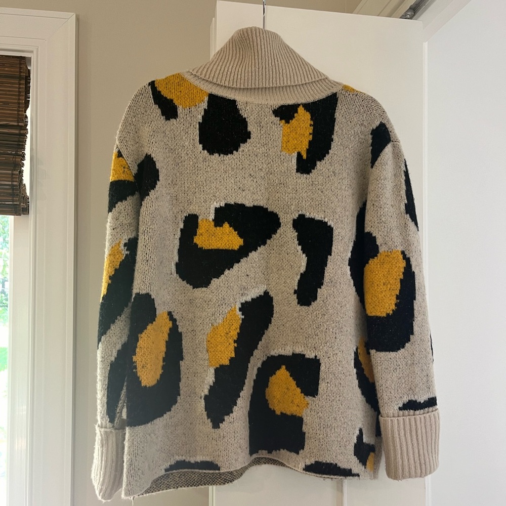 Tcec Leopard Print Sweater Size Small - image 4
